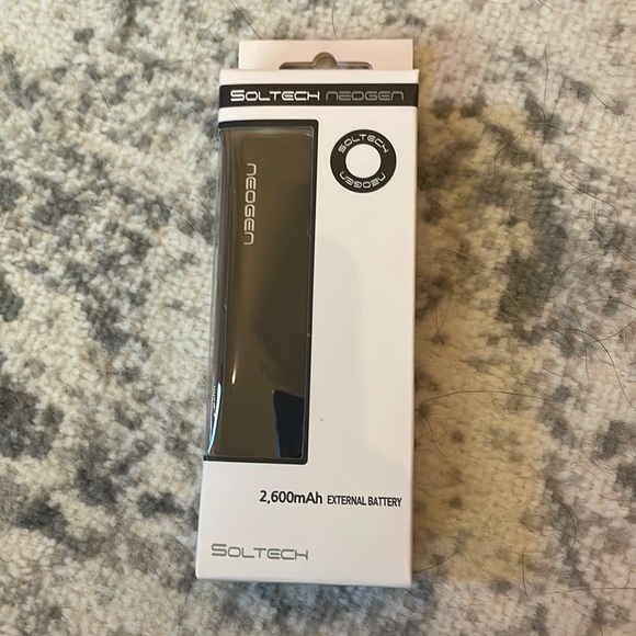 Mini Portable Charger UNOPENED - Picture 1 of 2